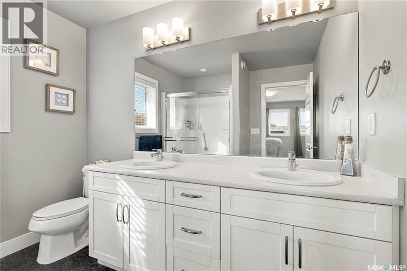 105 Cowan CRESCENT — photo 27 of 40
