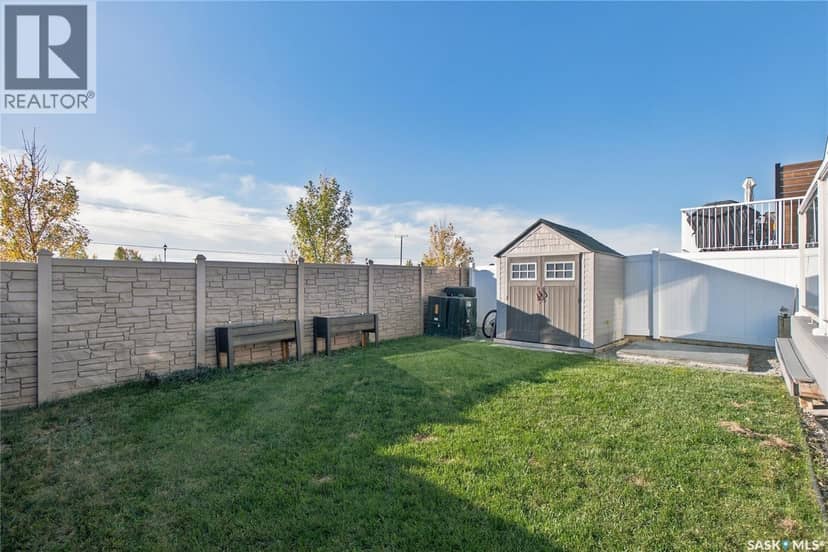 105 Cowan CRESCENT — photo 37 of 40