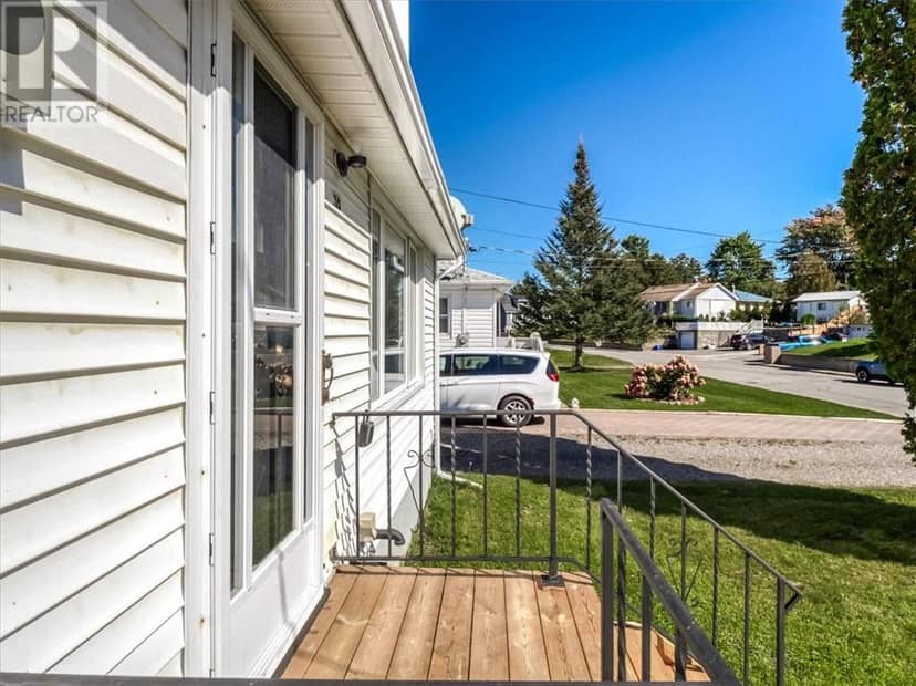 35-35A Fir Street, Onaping, photo 4