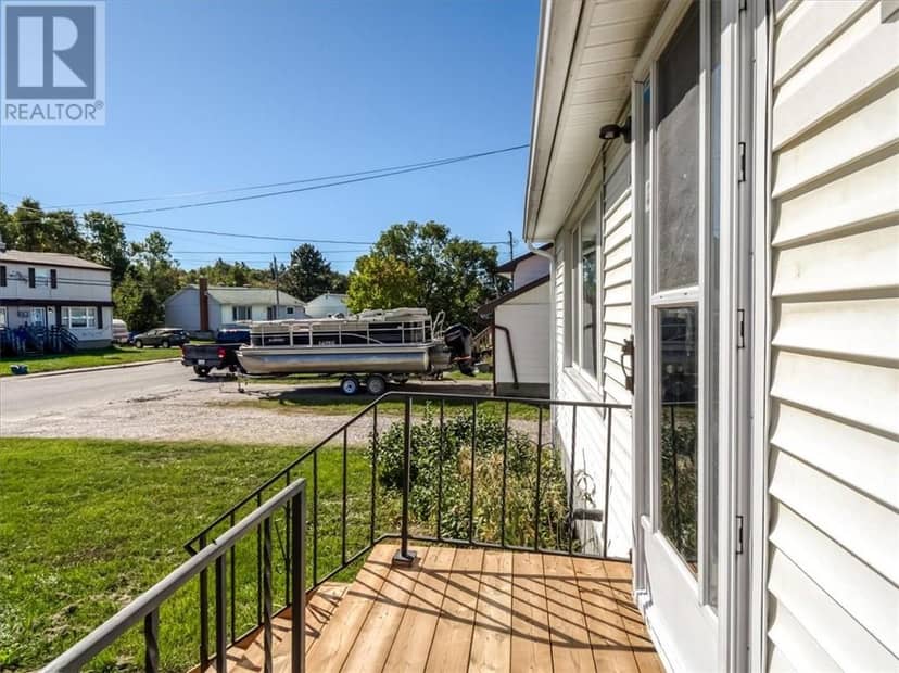 35-35A Fir Street, Onaping, photo 8
