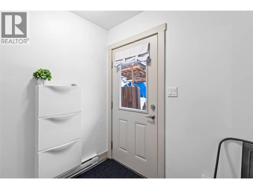 7370 Cahilty Crescent, Sun Peaks, photo 2