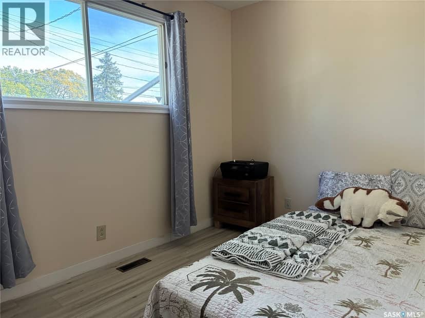 1055 Cameron STREET — photo 13 of 27