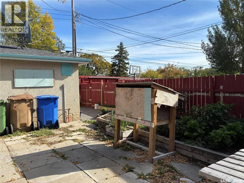 1055 Cameron STREET — photo 25 of 27