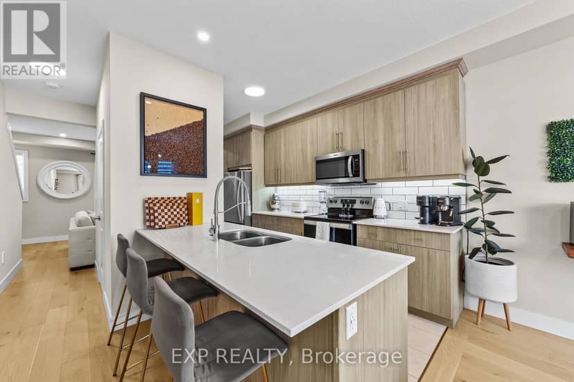 39 - 177 Edgevalley Road — photo 11 of 40