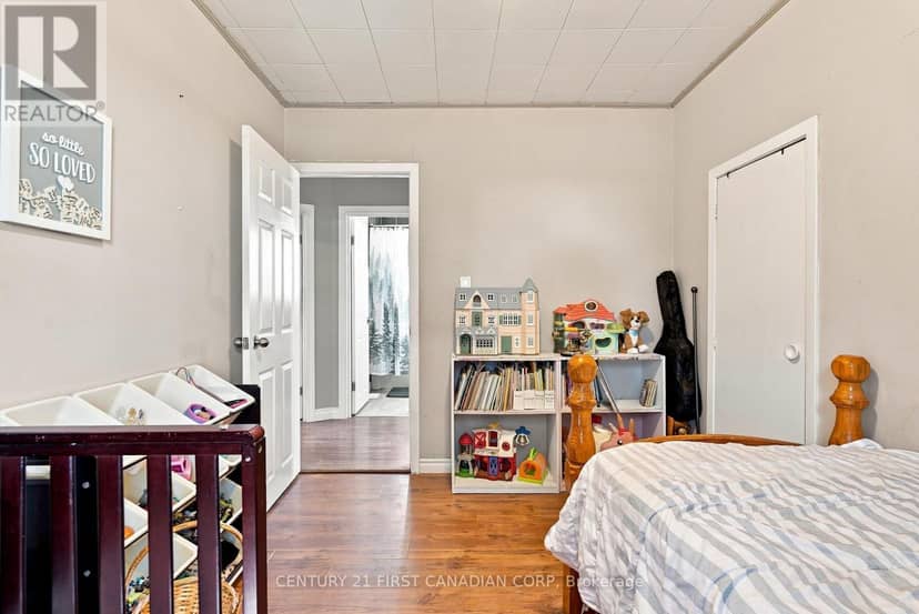 23032 Highbury Avenue N — photo 16 of 40