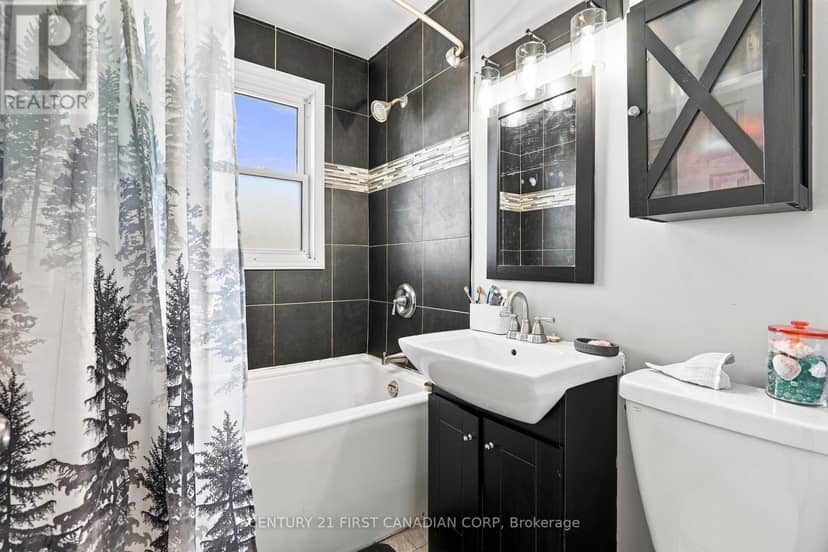 23032 Highbury Avenue N — photo 20 of 40