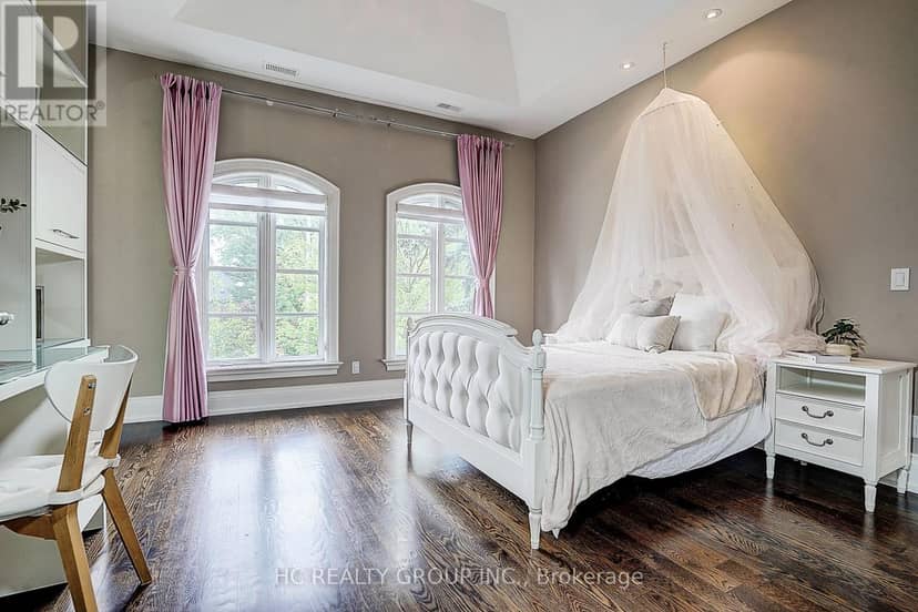119 Strathallan Boulevard — photo 33 of 40