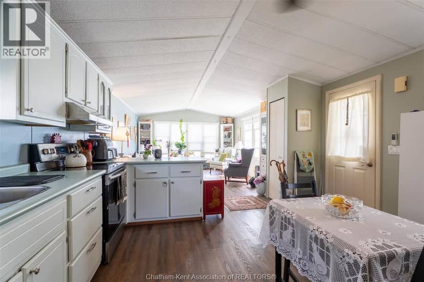 144 Dunkirk DRIVE — photo 14 of 30