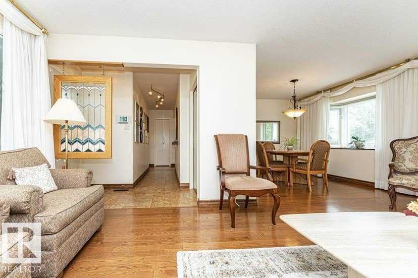 9222 88 ST — photo 37 of 40