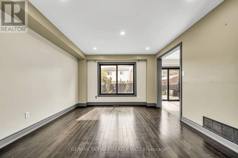 2055 Blue Ridge Crescent — photo 14 of 40