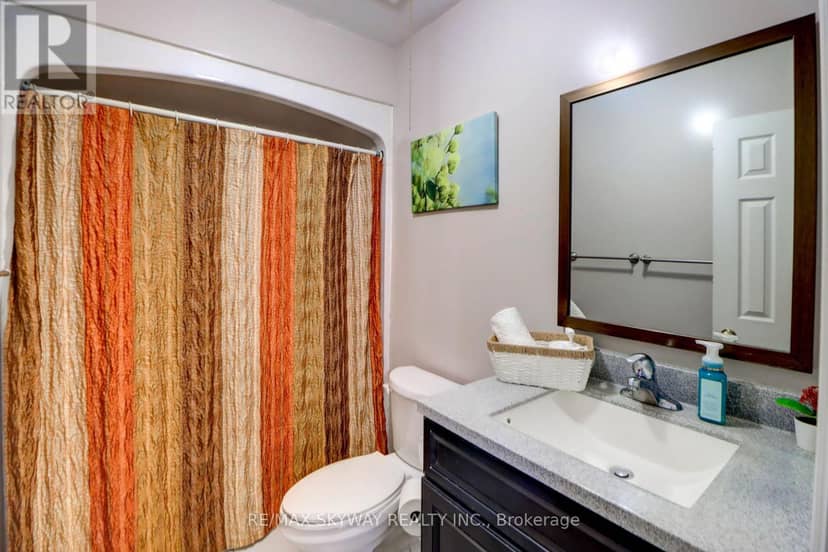 282B Brock Street W — photo 18 of 32