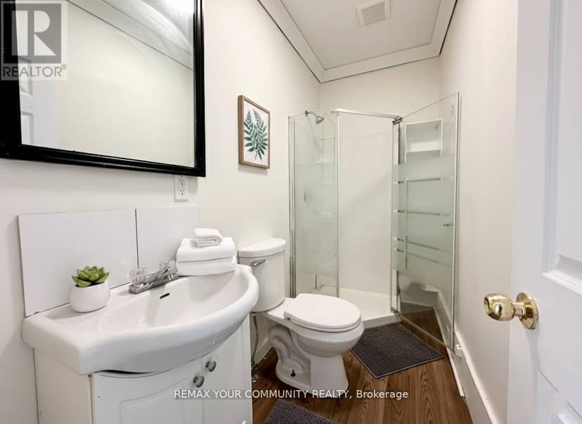 74 Adelaide Street S — photo 10 of 30