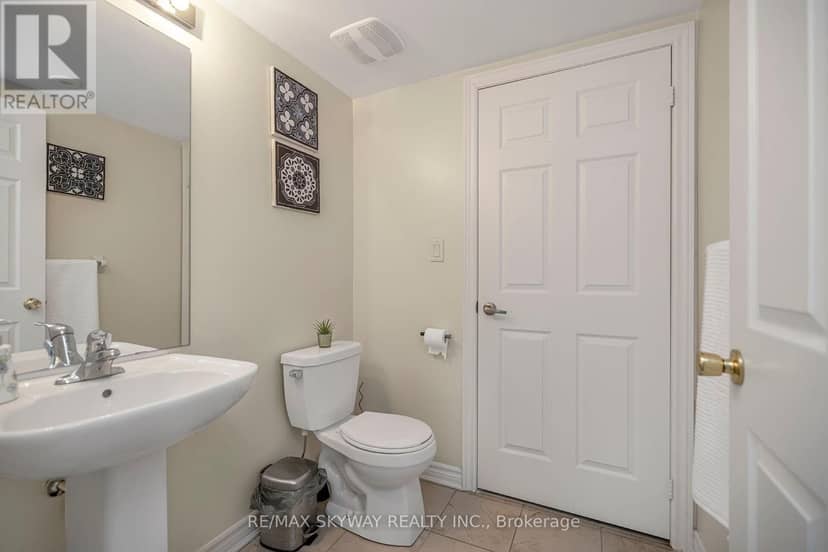 10 - 200 Veterans Drive — photo 11 of 40
