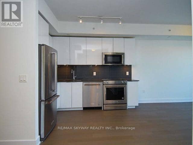 4511 - 30 Shore Breeze Drive — photo 9 of 19