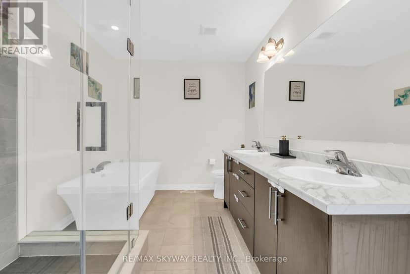 16 Tyler Avenue — photo 31 of 40