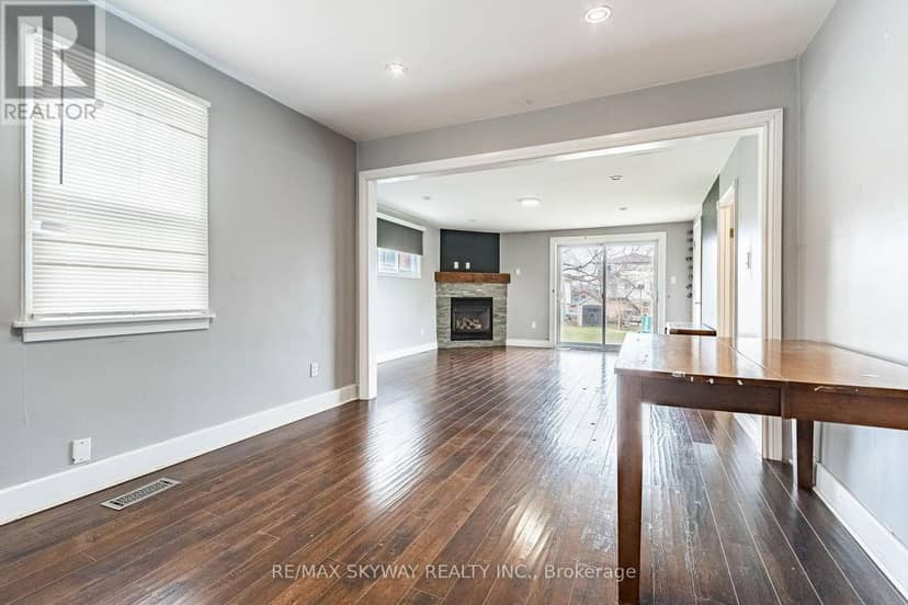 1230 Duke Street — photo 12 of 40