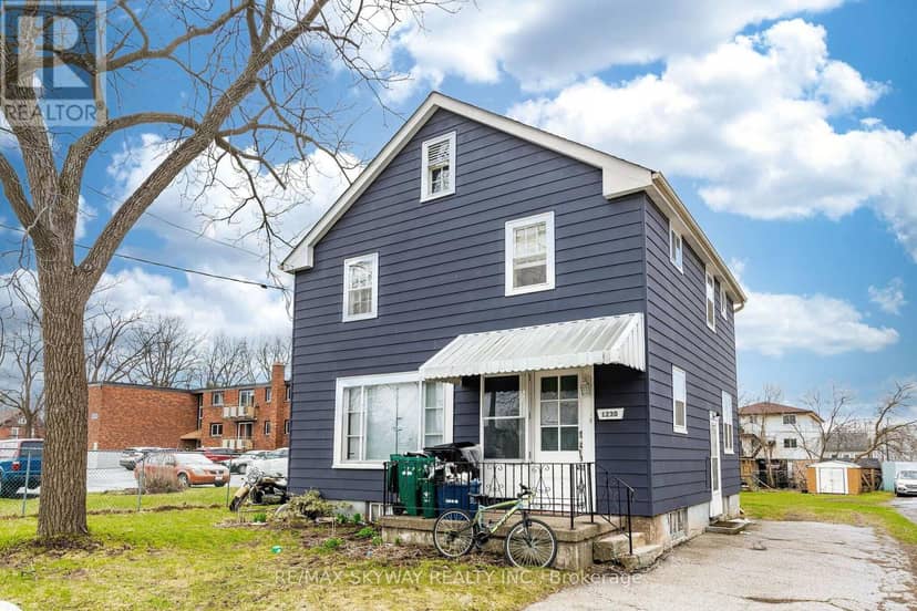 1230 Duke Street — photo 2 of 40