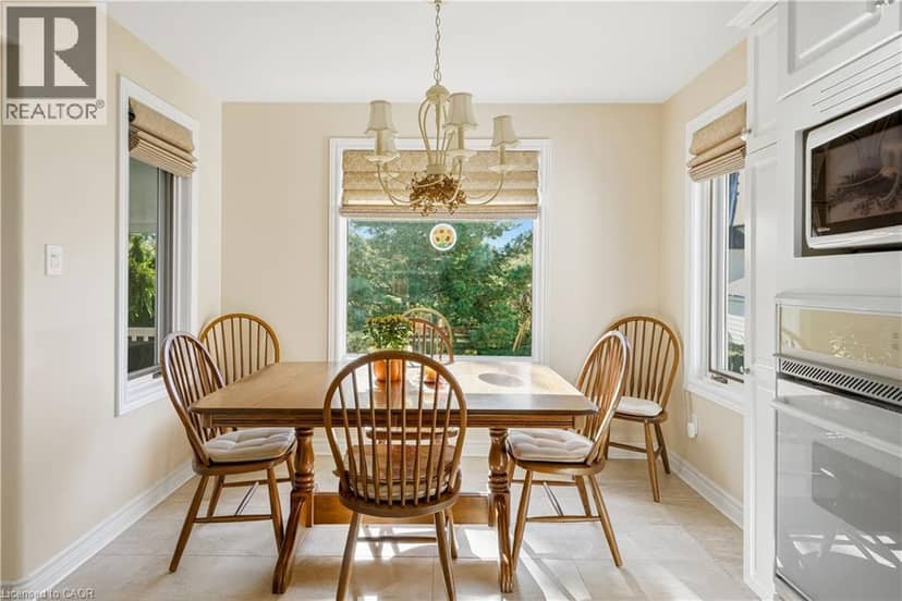 618 VICTORIA Street — photo 14 of 39
