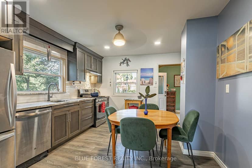 354 Calgary Street — photo 10 of 40