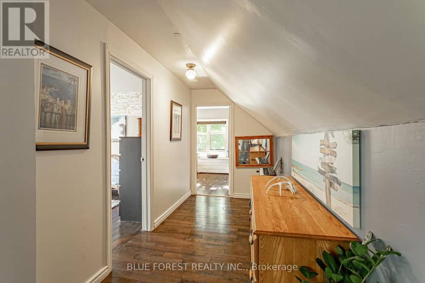 354 Calgary Street — photo 27 of 40