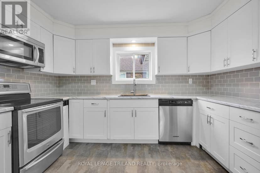459 Hale Street — photo 14 of 40