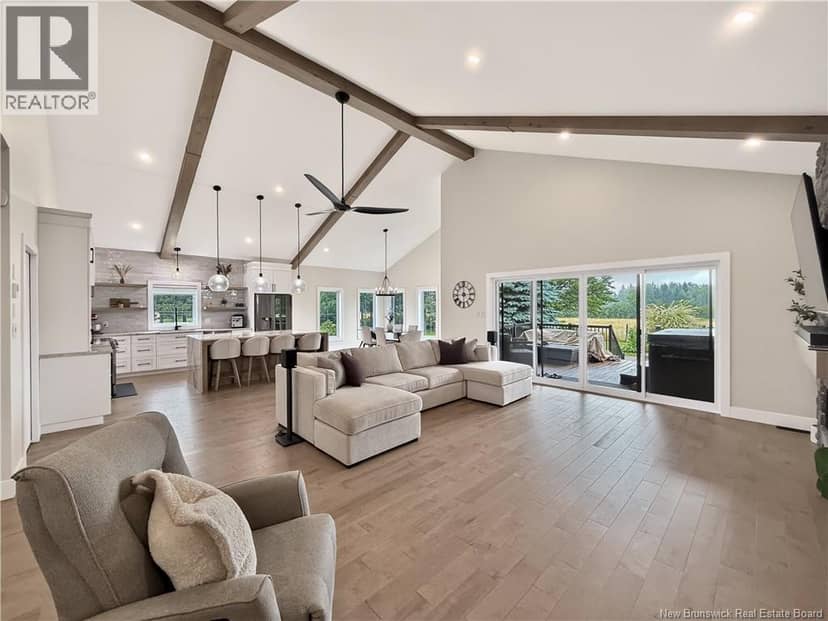 34 Highland Drive — photo 3 of 40