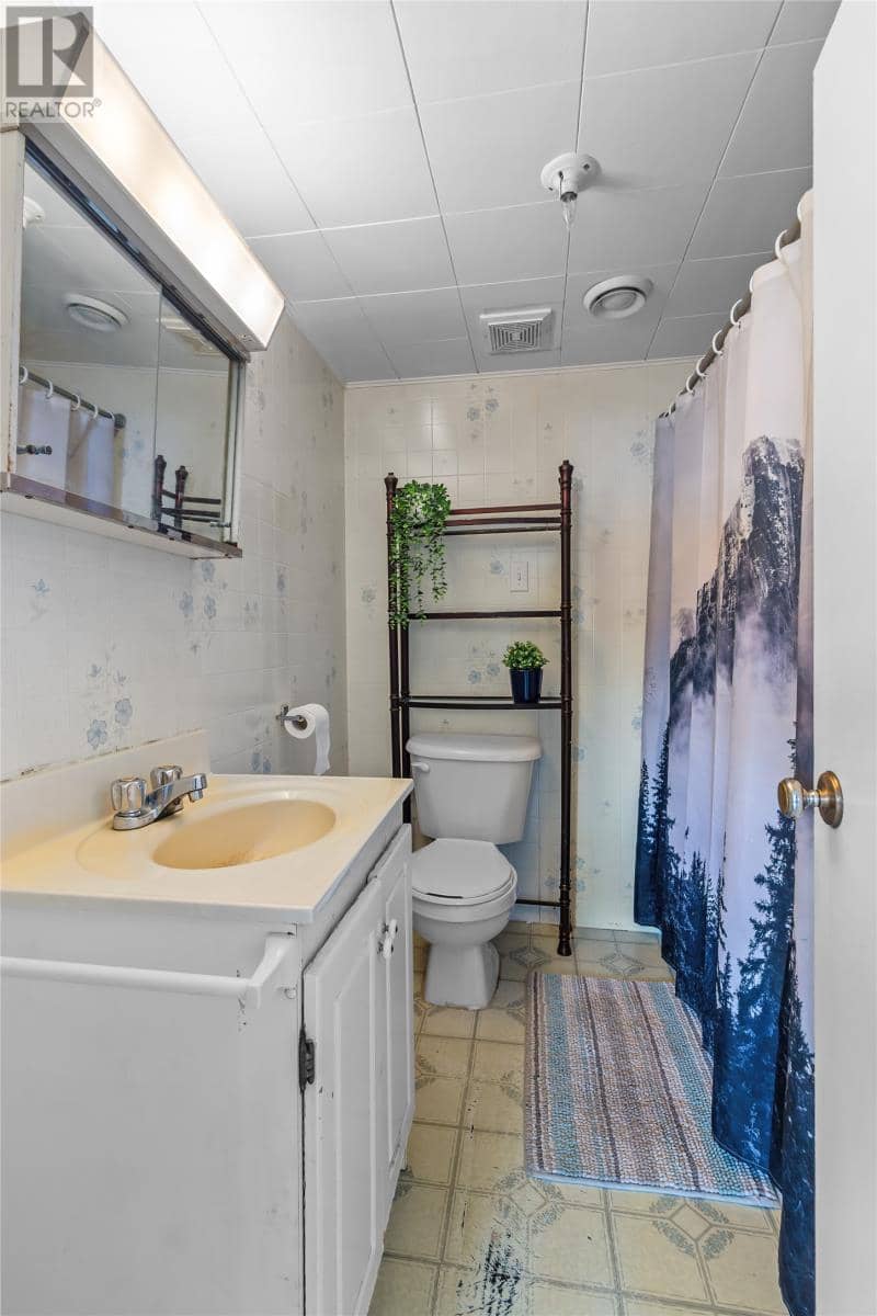 142 Harbour Drive — photo 10 of 23