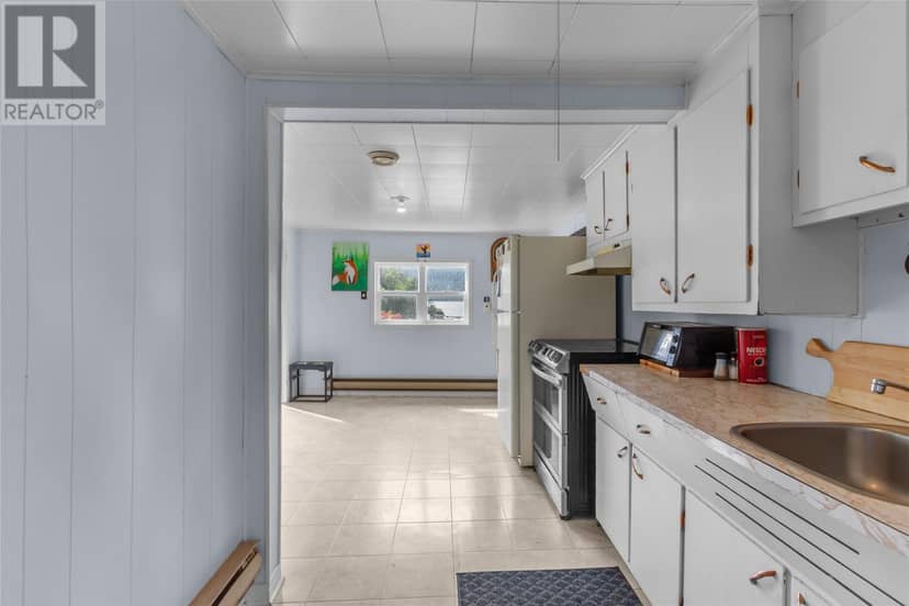 142 Harbour Drive — photo 9 of 23
