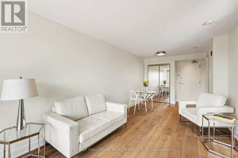 412 - 45 Holland Avenue — photo 11 of 37
