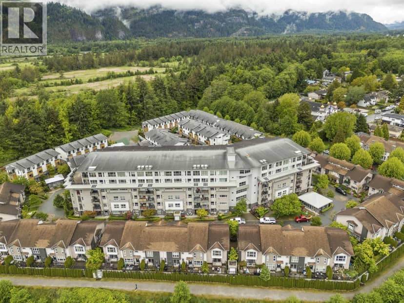 207 1212 MAIN STREET, Squamish