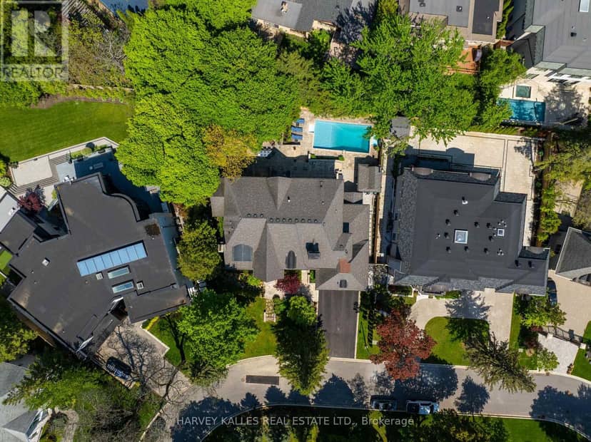 14 Denewood Crescent, Toronto, photo 3