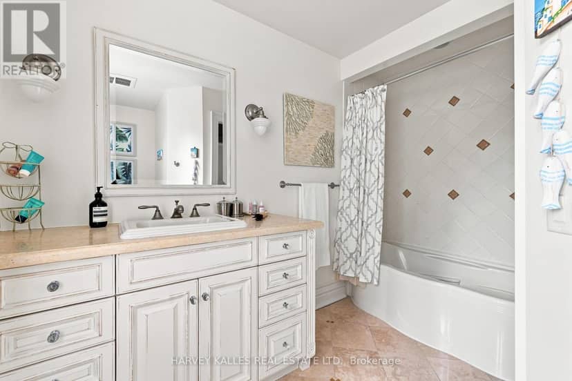 14 Denewood Crescent — photo 34 of 40