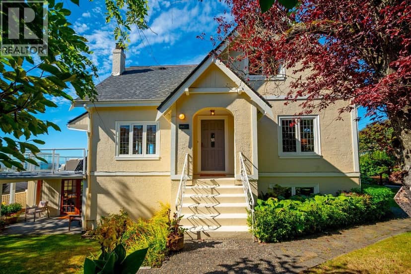 1104 ESQUIMALT AVENUE, West Vancouver