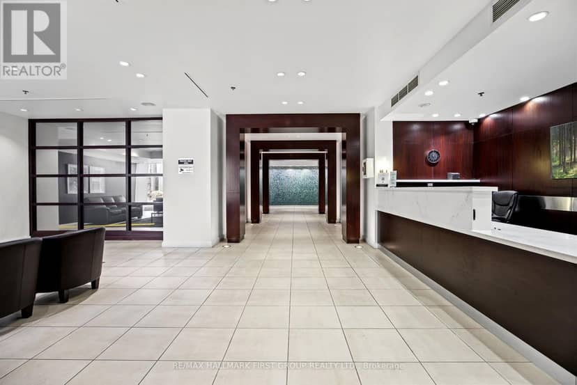 1002 - 36 Lee Centre Drive — photo 4 of 29