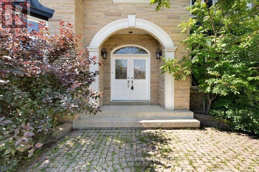 22 Fern Avenue, Richmond Hill, photo 3