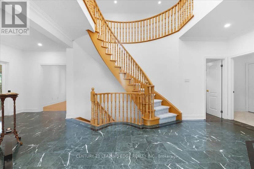 22 Fern Avenue, Richmond Hill, photo 5