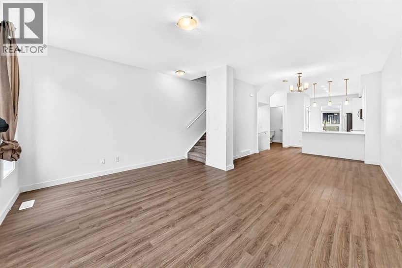 208, 15 Evanscrest Park NW — photo 12 of 35