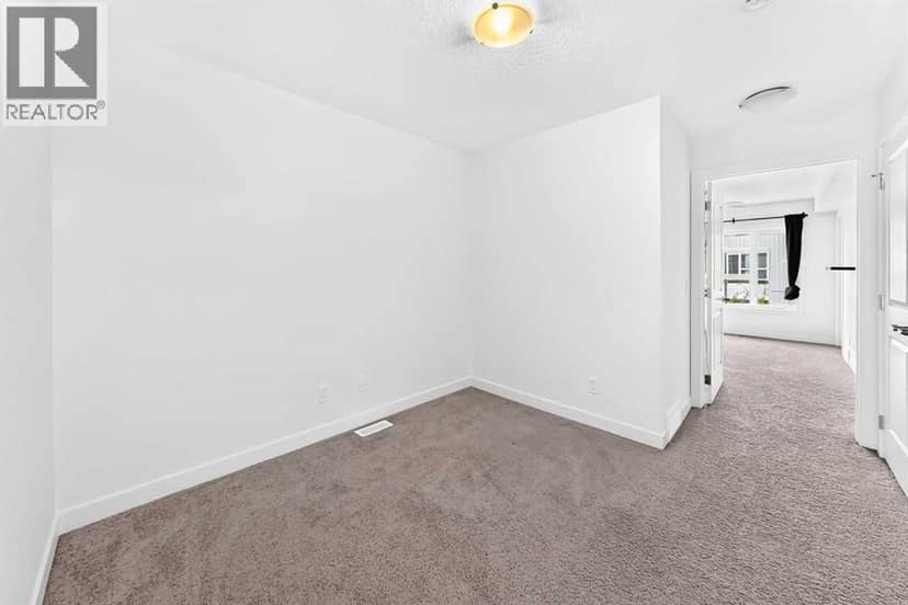 208, 15 Evanscrest Park NW — photo 23 of 35