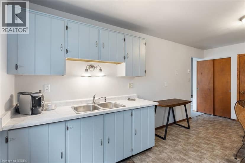18 OAKHILL Drive Unit# 12B — photo 15 of 40