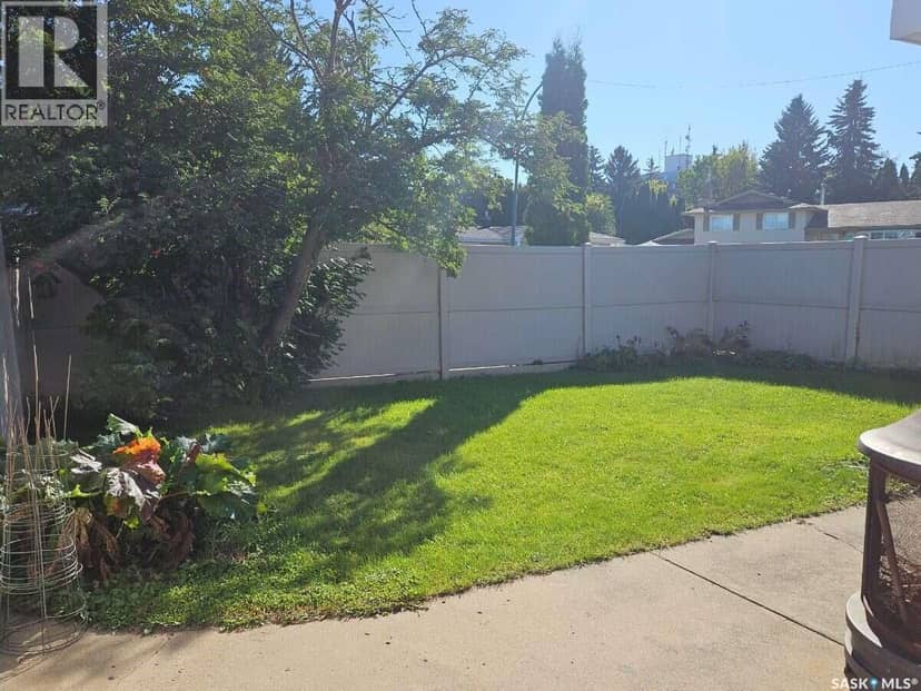 549 Laurier DRIVE — photo 32 of 37