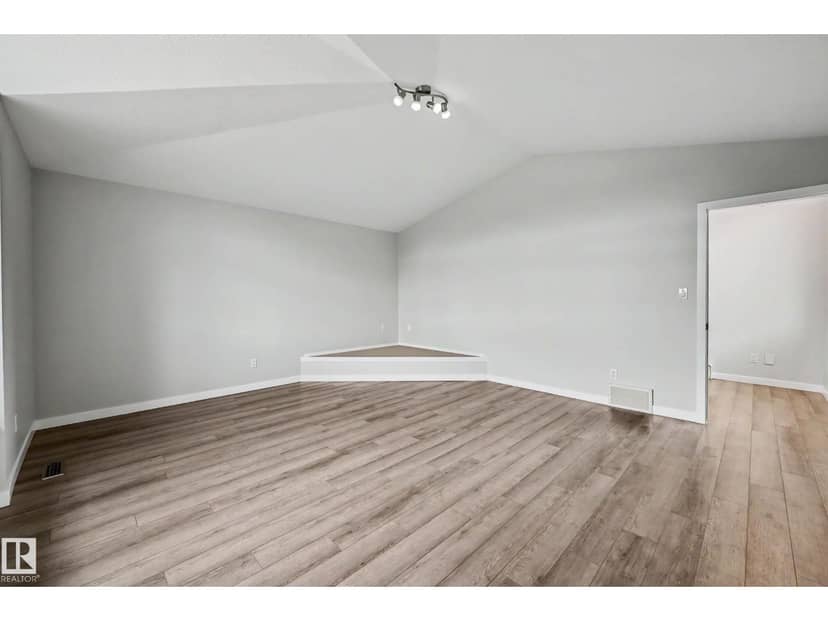62 Greystone Cr — photo 20 of 40