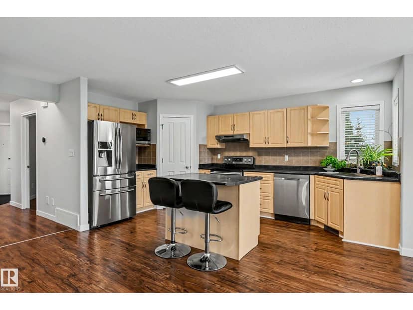 62 Greystone Cr — photo 10 of 40