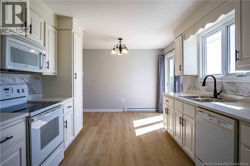 298 Route 105, Maugerville, photo 4
