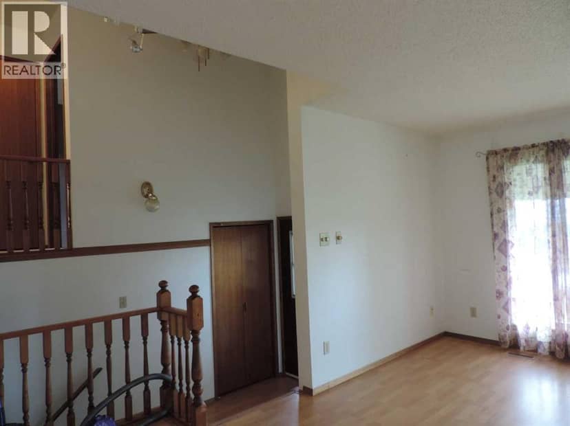 5042 51 Avenue, Rimbey, photo 8