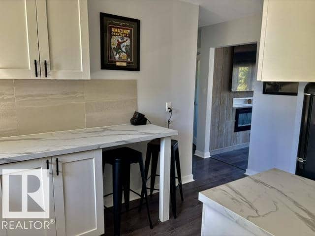 5614 50 ST — photo 9 of 34