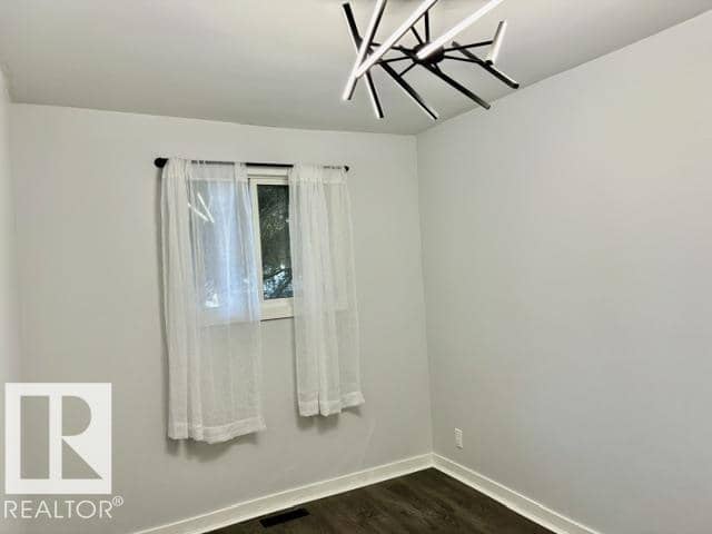 5614 50 ST — photo 13 of 34