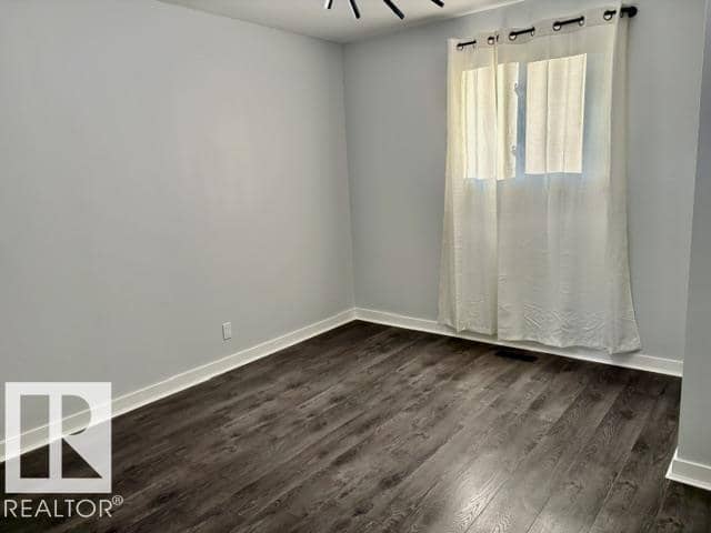 5614 50 ST — photo 20 of 34