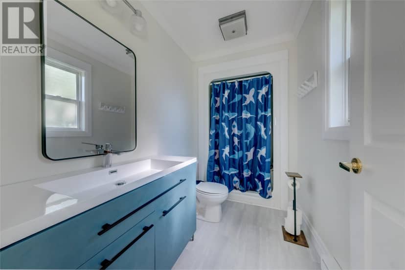 20 Lakeshore Drive — photo 25 of 40