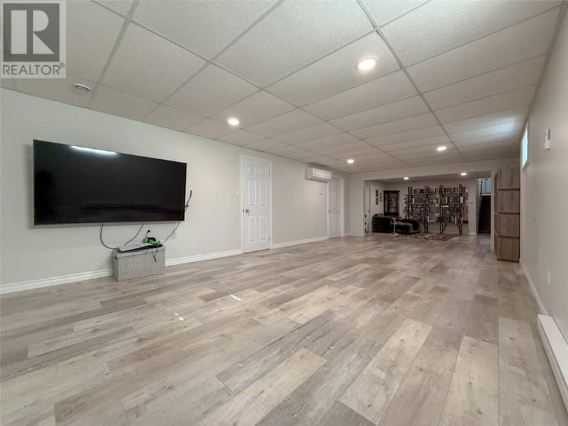 20 Lakeshore Drive — photo 32 of 40