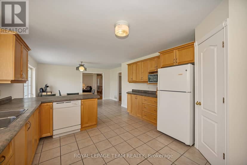 6668 Tommary Drive — photo 14 of 38